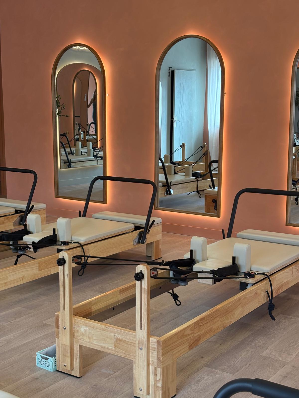 Cours de Pilates Reformer au studio Casana, accessible depuis Blagnac